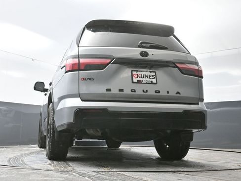 Used 2024 Toyota Sequoia Platinum AWD/4WD image 31