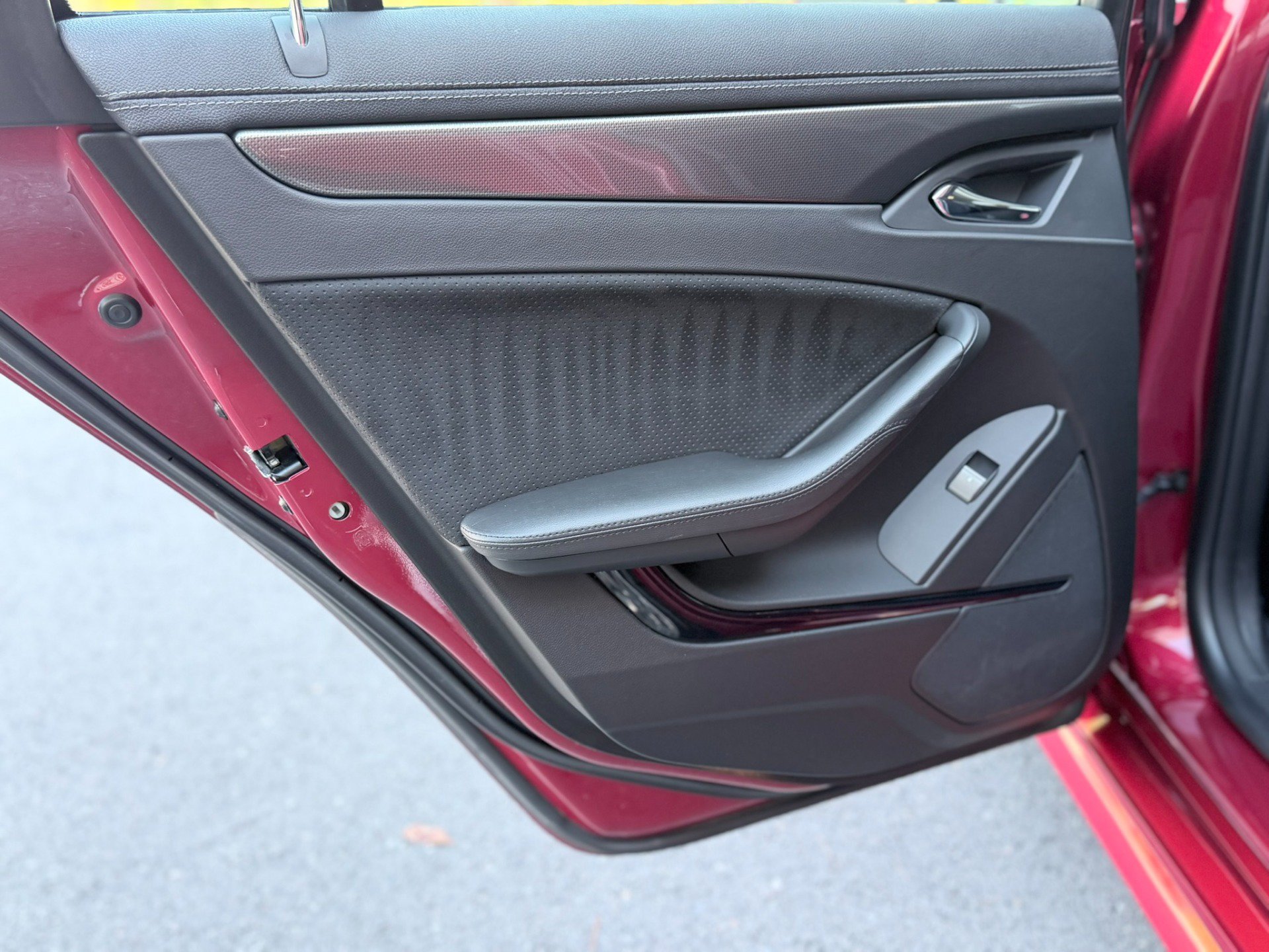 Used 2011 Cadillac CTS V RWD image 33