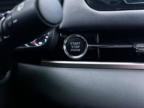 New 2025 Mitsubishi Outlander ES image 16