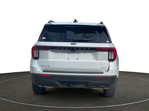 Used 2025 Ford Explorer Active image 5