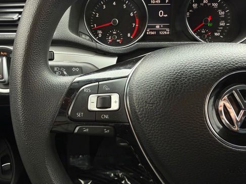 Used 2017 Volkswagen Passat 1.8T S image 22