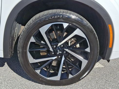 Used 2024 Mitsubishi Outlander SEL AWD/4WD image 8