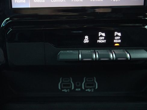 Used 2025 RAM 1500 Big Horn AWD/4WD image 26