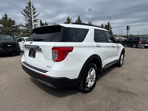 Used 2022 Ford Explorer XLT AWD/4WD image 8