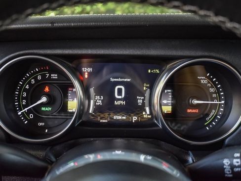 Used 2022 Jeep Wrangler Unlimited Sahara image 21