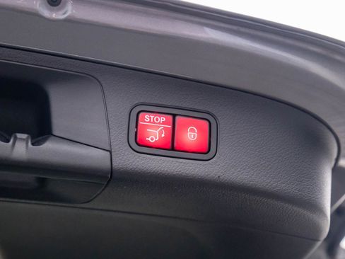 Used 2021 Mercedes-Benz GLA 250 4MATIC image 33