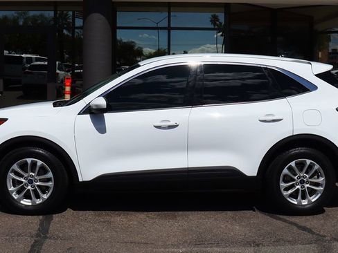 Used 2020 Ford Escape SE image 8