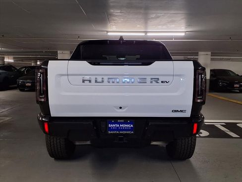 New 2026 GMC Hummer EV 4x4 Crew Cab image 9
