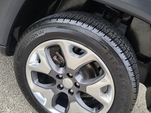 Used 2019 Jeep Compass Limited image 29