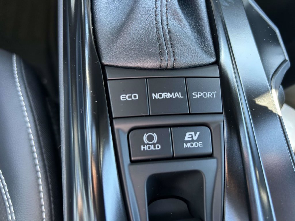 New 2026 Toyota Camry Hybrid FWD image 21