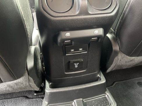 Used 2021 Jeep Wrangler Unlimited Sahara image 24