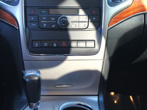 Used 2012 Jeep Grand Cherokee Overland image 13