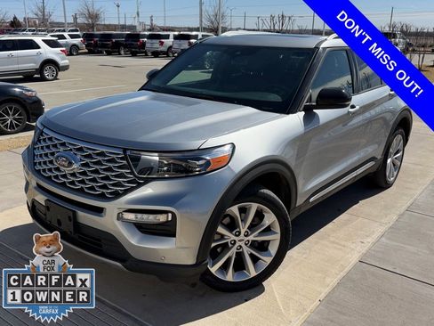 Used 2023 Ford Explorer Platinum w/ Technology Package image 2