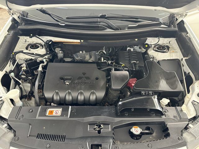 Used 2016 Mitsubishi Outlander AWD image 29