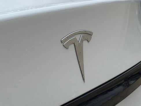 Used 2022 Tesla Model S image 12