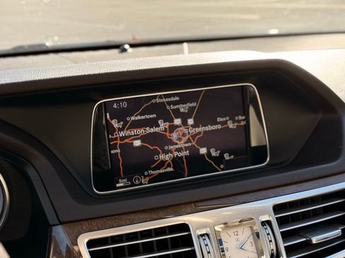 Used 2014 Mercedes-Benz E 350 4MATIC Sedan image 35