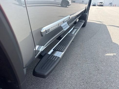 Used 2025 Chevrolet Silverado 3500 High Country AWD/4WD image 11