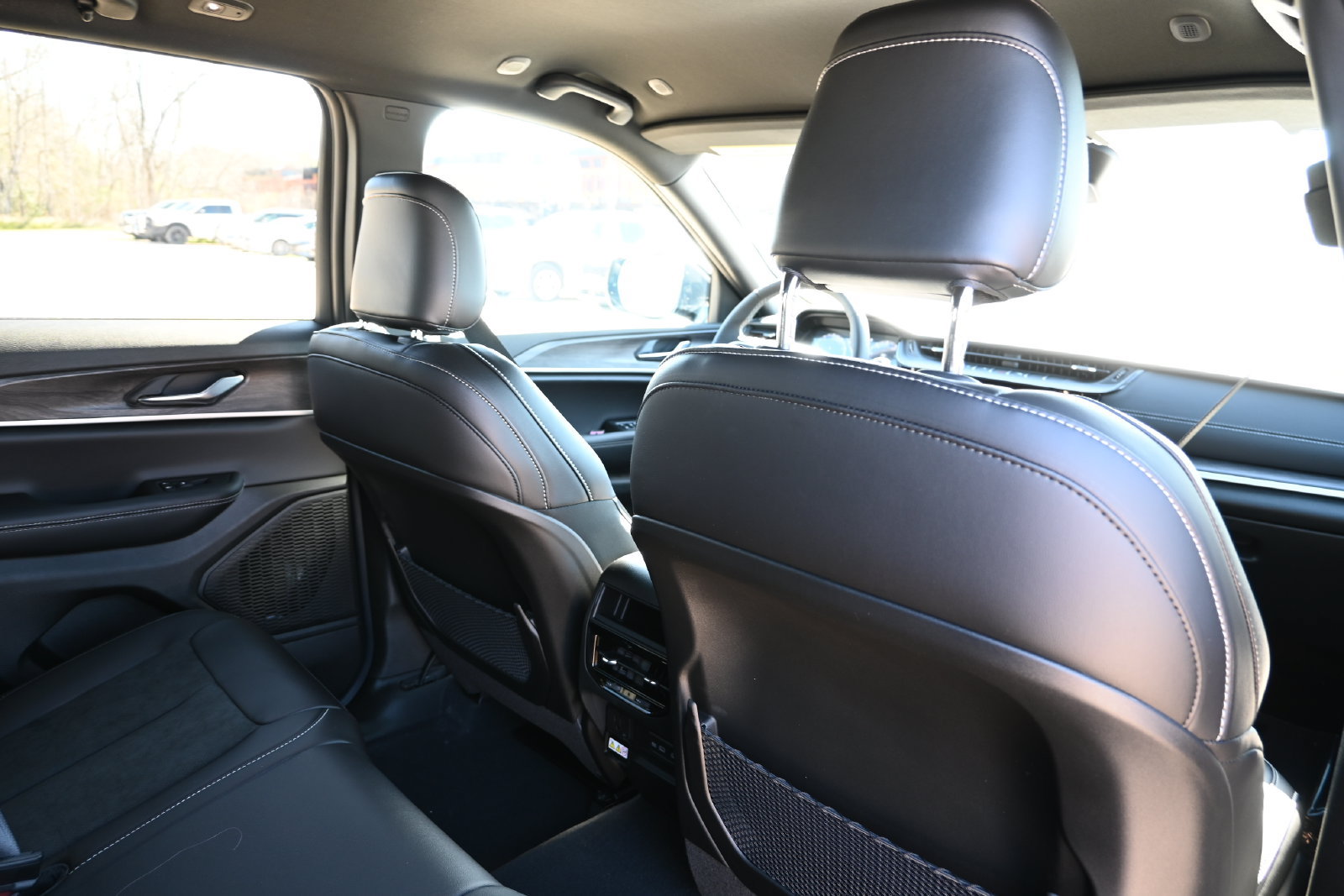 New 2026 Jeep Grand Cherokee Altitude AWD/4WD image 18