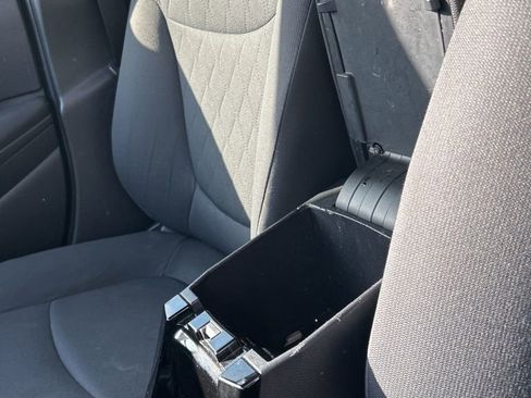 Used 2020 Toyota Corolla LE image 16