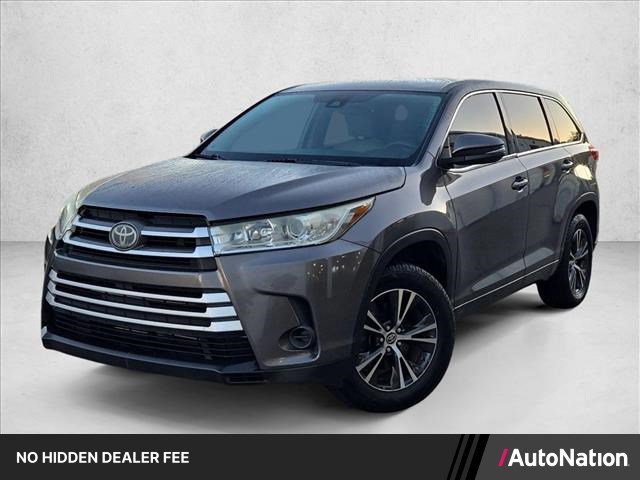 Used 2018 Toyota Highlander LE FWD image 1