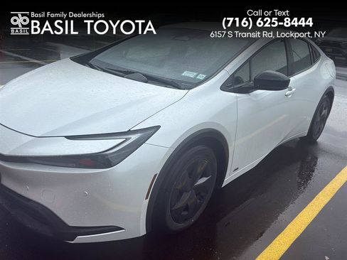 Used 2024 Toyota Prius LE AWD/4WD image 1