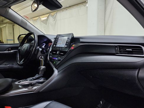 Used 2022 Toyota Camry SE image 21