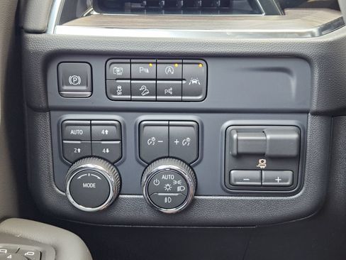 New 2026 Chevrolet Tahoe LT w/ Comfort Package AWD/4WD image 23
