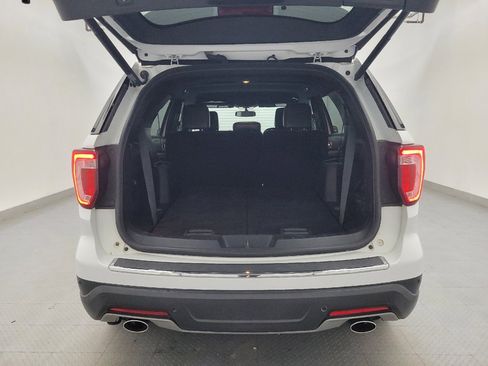 Used 2018 Ford Explorer XLT w/ Equipment Group 202A AWD/4WD image 29