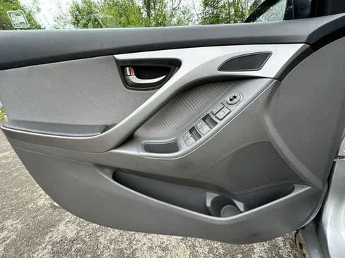 Used 2013 Hyundai Elantra GLS w/ Preferred Pkg FWD image 13