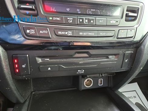 Used 2022 Honda Pilot Touring image 37