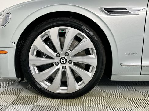 New 2026 Bentley Flying Spur Azure AWD/4WD image 9
