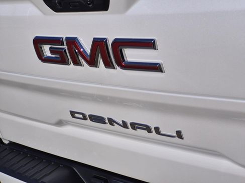 Certified 2025 GMC Sierra 1500 Denali w/ Denali Reserve Package AWD/4WD image 8
