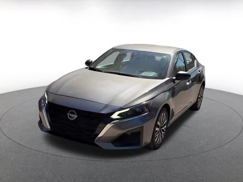 Used 2025 Nissan Altima 2.5 SV image 7