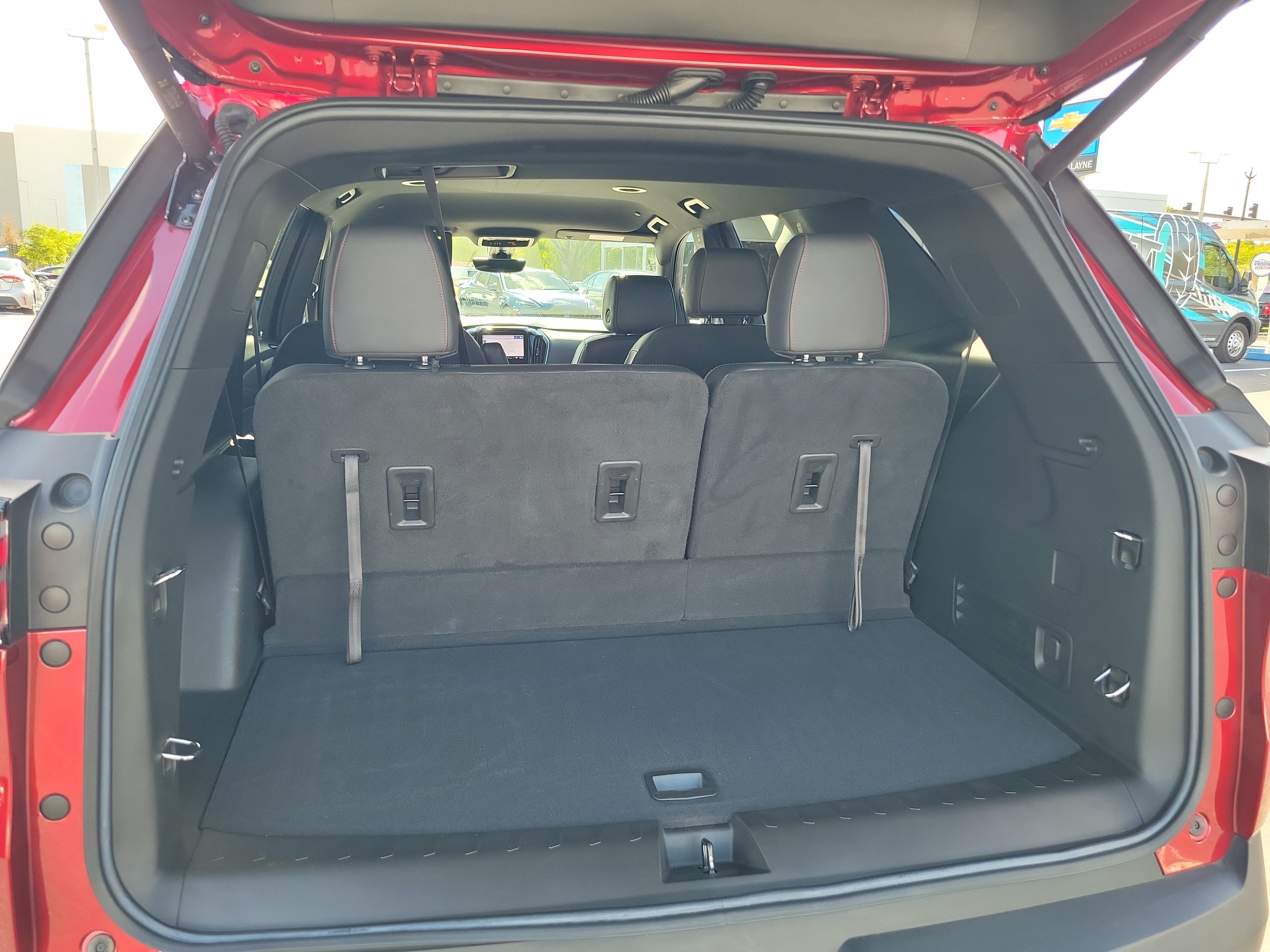 Used 2023 Chevrolet Traverse RS FWD image 7
