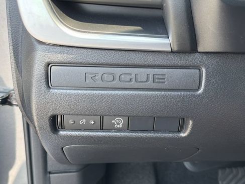 Used 2026 Nissan Rogue S FWD image 22