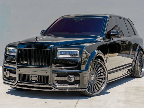 Used 2019 Rolls-Royce Cullinan AWD/4WD image 3