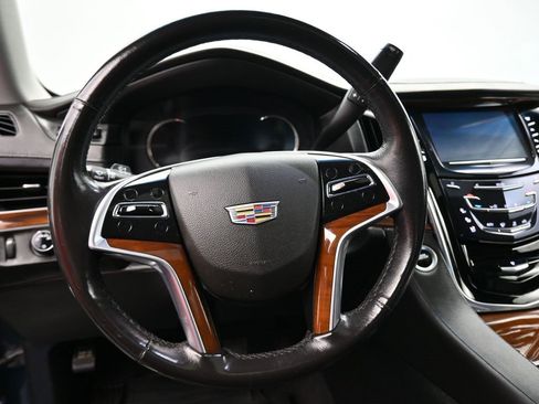 Used 2019 Cadillac Escalade Luxury image 15