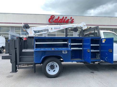 Used 2014 Ford F550 4x4 Regular Cab Super Duty image 30