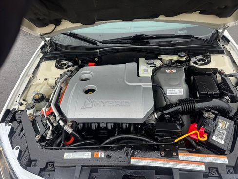 Used 2011 Ford Fusion Hybrid w/ 502A Rapid Spec Order Code image 18