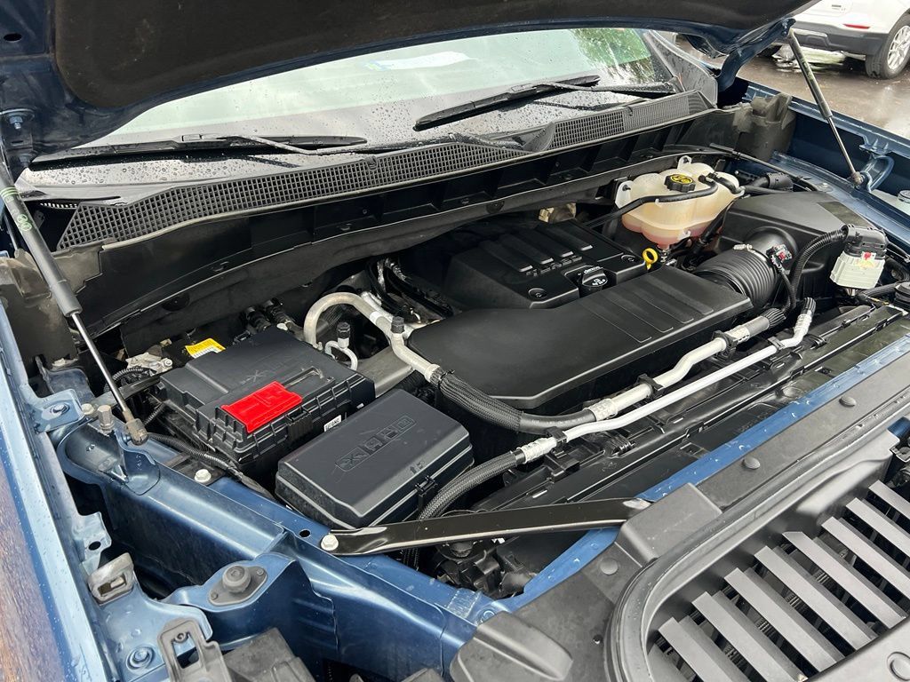 Used 2024 Chevrolet Silverado 1500 LT AWD/4WD image 44