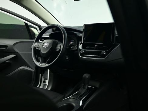 Used 2024 Toyota Corolla LE image 32