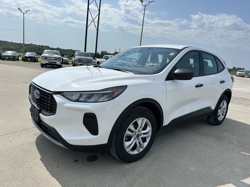 Used 2023 Ford Escape AWD image 5