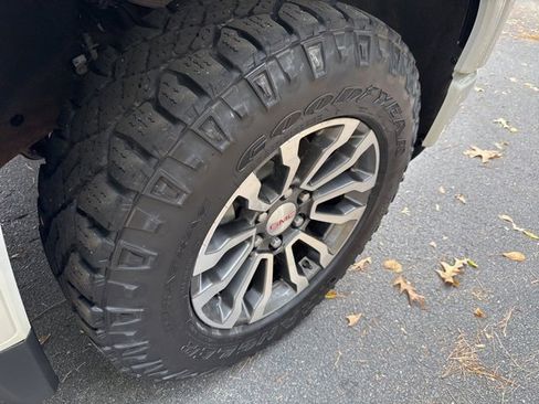 Certified 2021 GMC Sierra 1500 AT4 image 30