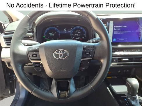 Used 2025 Toyota Camry XLE FWD image 15