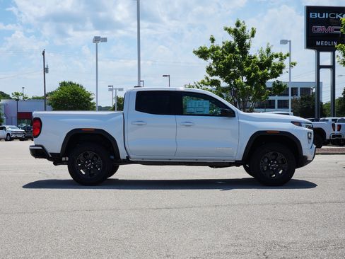 New 2025 GMC Canyon Elevation w/ Convenience Package image 8