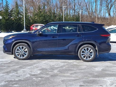 Used 2022 Toyota Highlander Limited image 7