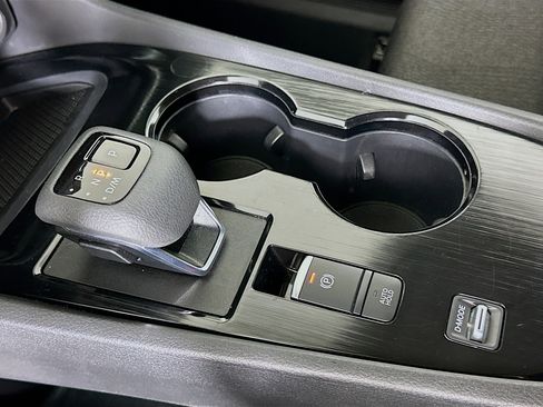 Used 2025 Nissan Rogue SV image 24