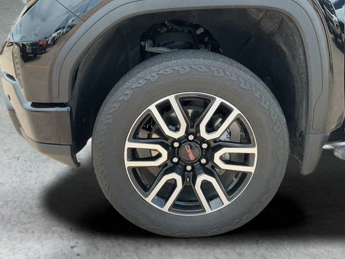 Used 2024 GMC Sierra 1500 AT4 w/ Technology Package AWD/4WD image 25