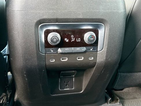 Used 2021 GMC Yukon Denali w/ Denali Premium Package image 27