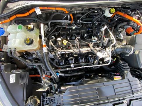 Used 2021 Ford Escape SE image 29